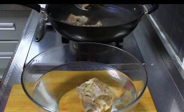 窍门|酱牛肉时,记住“1腌2泡”的窍门,牛肉香嫩无腥味,还缩水少