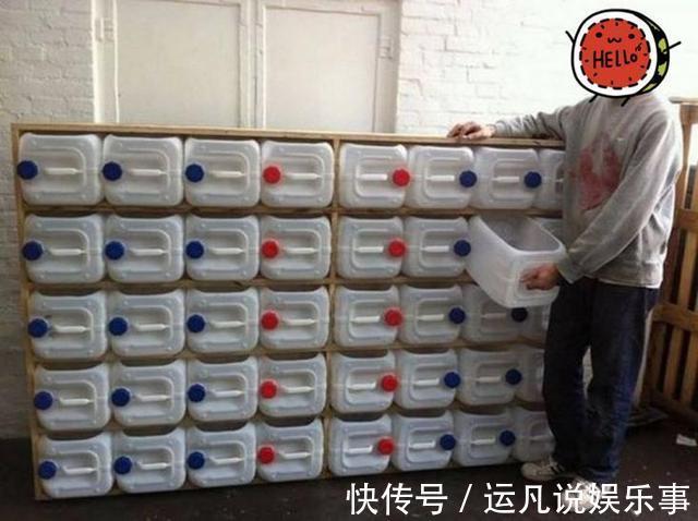 攒了40个塑料桶列成一摞，一格一格当储物柜用，没想到在小区火了