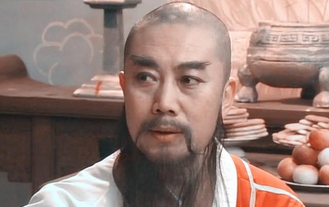  白云剑客夏侯仁|武功超过白云剑客，古月法师是昆仑派老掌门？说说昆仑与峨眉之争