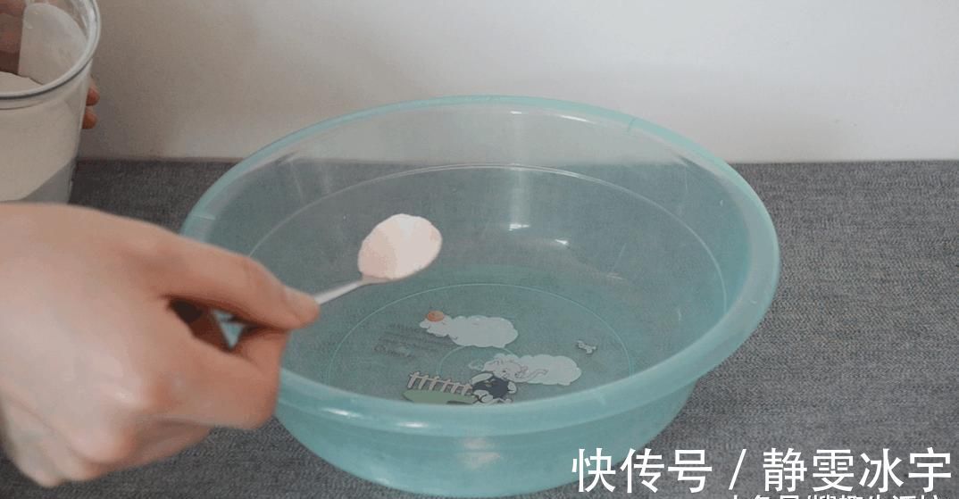 厨房抹布又脏有油难清洗 教你一招用它泡一泡, 抹布比毛巾还干净