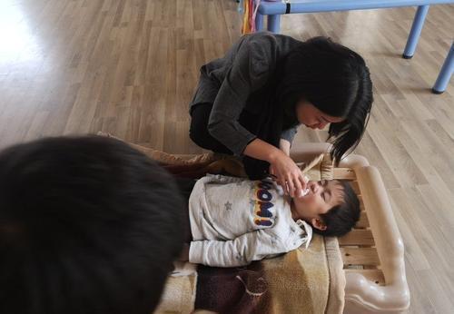 儿研所|宝宝得了婴儿痉挛症，该怎么治疗