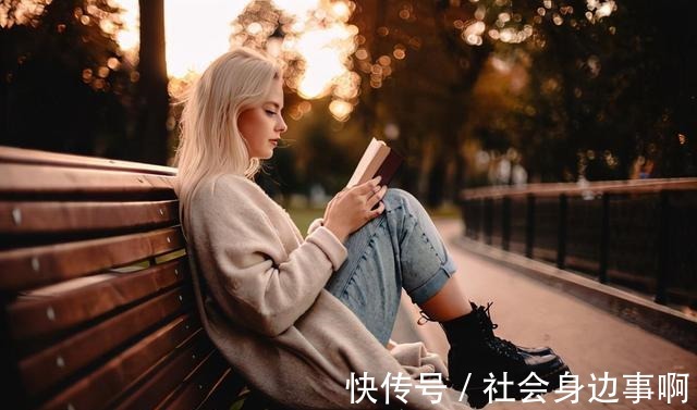靴子 秋冬别穿老爹鞋了，今年更流行这3款靴子，时髦保暖、潮人都上头！