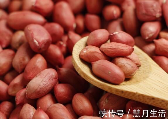 高脂高蛋白|花生营养价值丰富, 但建议这些人尽量少吃或是不吃!