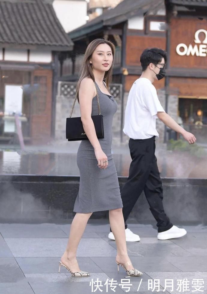 身材|打底裤也不是“万能”的“梨形”身材要这么穿,才更显女人味