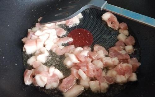 北方人过年必备美食“蒸焖子”,我家每年蒸一锅,鲜香滑嫩又筋道