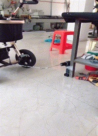 |搞笑GIF:吃货吃东西时是不需要掩饰的,女汉子一枚