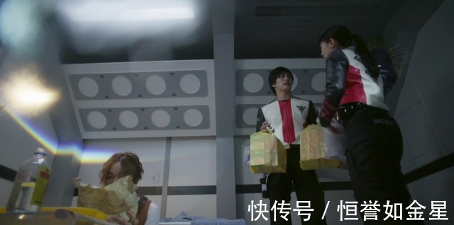 胜利队|特利迦奥特曼卡姐暗示洗白,令和齐杰拉登场,圣彰人变身特利迦