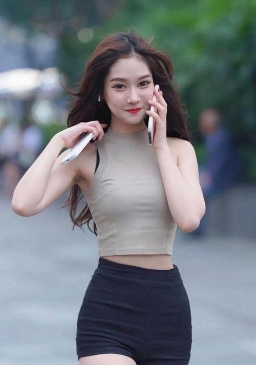 街拍 一枚活泼可爱的小姐姐,魅力远胜都美竹了吧?