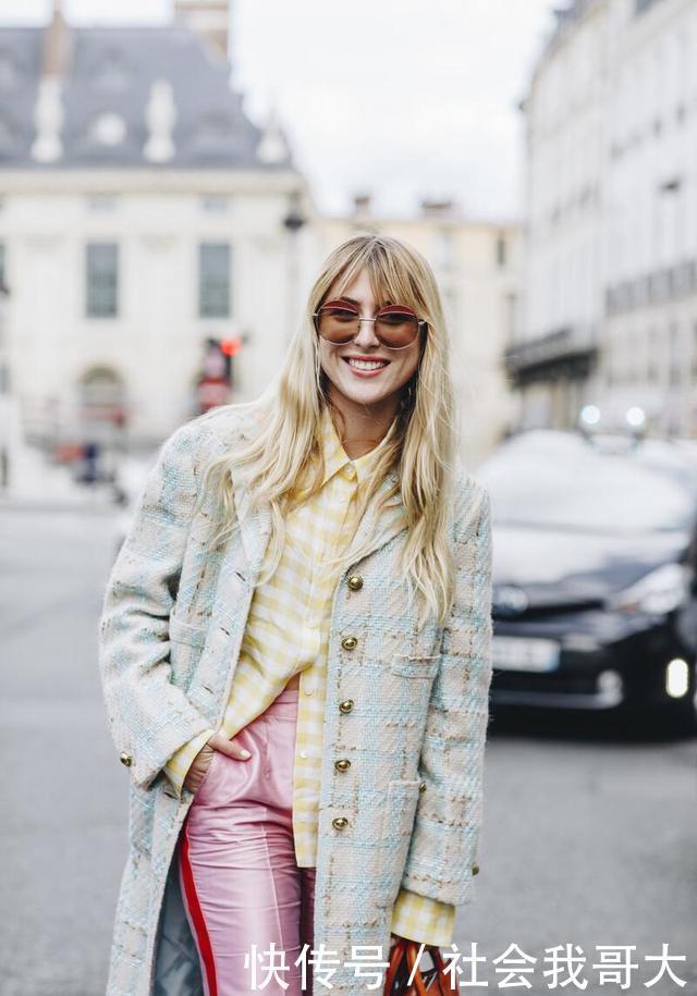 怪不得彩色大衣这么火，活泼时尚还吸睛，满大街都是在衬托它
