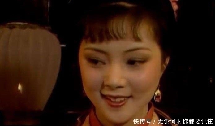 香菱|夏金桂为什么诅咒宝钗守活寡，劝她积德因宝钗犯了大忌