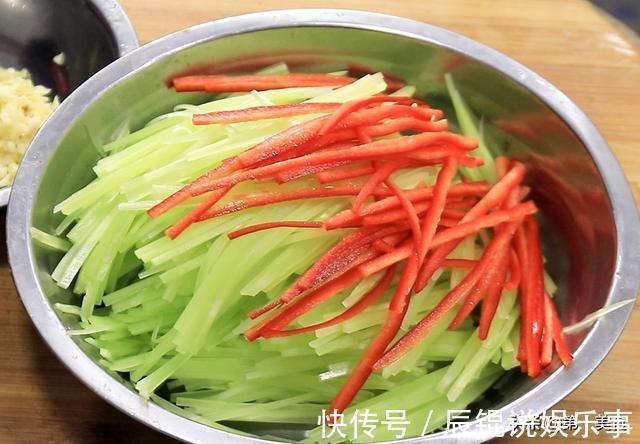清脆|凉拌莴笋丝清脆有妙招，学会这两个小窍门，口感清脆，营养又开胃