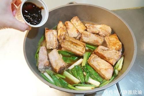 做排骨时,有人先焯水有人直接炖,老厨子全不对,教你正确做法