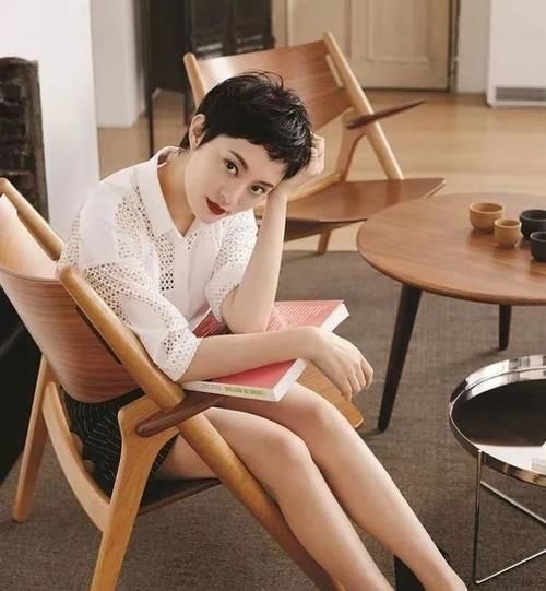 你适合“短发”还是“长发”?主要根据脸型判断,剪错容易毁气质