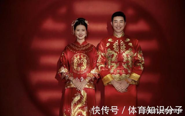 篮坛|篮坛喜事,2米08中锋晒婚纱照,妻子世界冠军,1米93大长腿美女