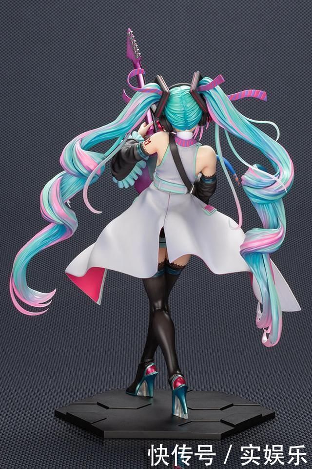 新手办|标价破千的初音未来新手办最另类的公主殿下神似抖音配色