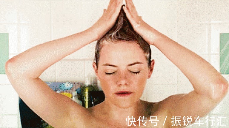 脓包|几天洗一次头最好？头发一湿就用洗发水？几个洗发误区，值得了解