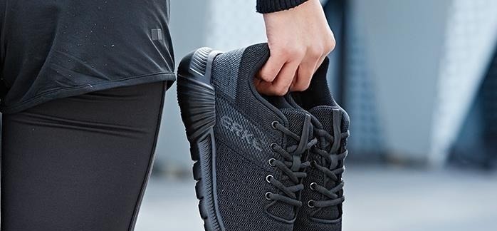 脚感力 曾经脚感力压阿迪耐克,颜值比亚瑟士高,如今却沦落无人知