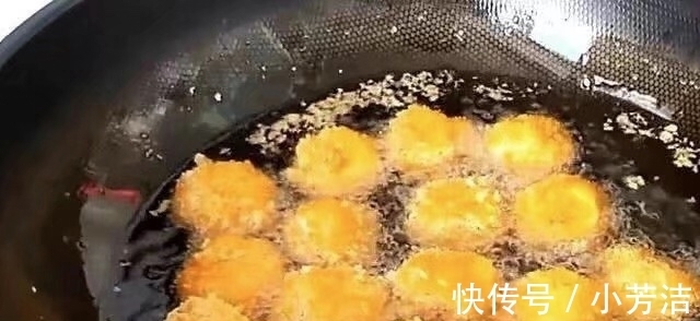搅拌均匀|1碗面粉，2个鸡蛋，如此做一盘，外脆里嫩，当零食做主食都可以