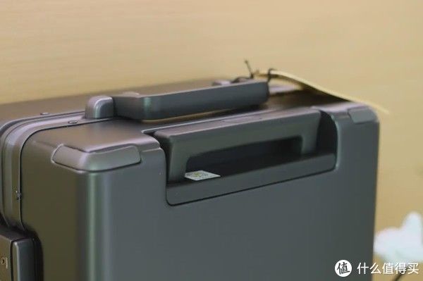 系列|坚固耐磨颜值在线，地平线8号POWER系列旅行箱体验