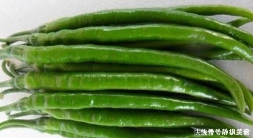 婆婆教我腌“神仙辣椒”,上桌比肉抢手,腌一盆都不够吃三天