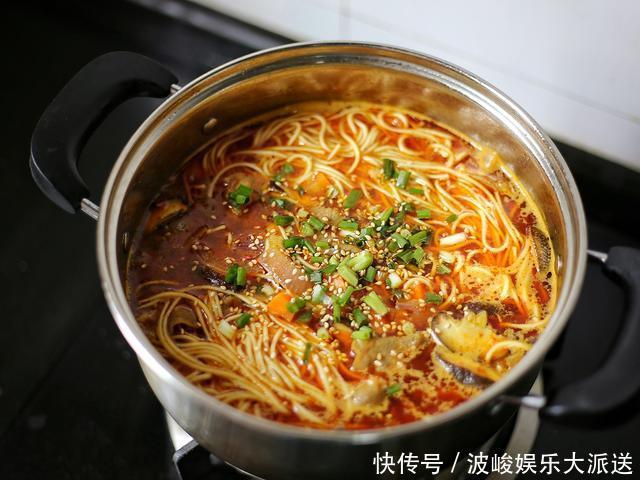 鲜香|汤面还是更喜欢此做法,汤头浓郁,鲜香诱人,每次吃完汁儿都不剩