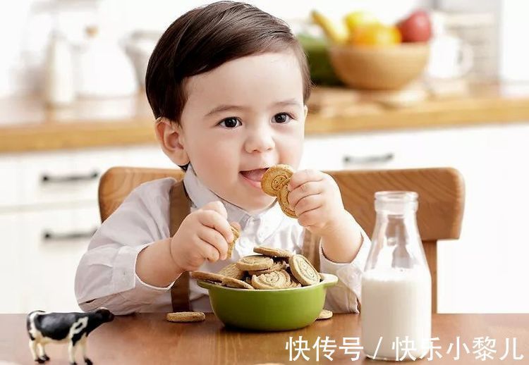 孩子|从小能吃手指和不能吃手指的孩子,20年后,四个差距会越来越大