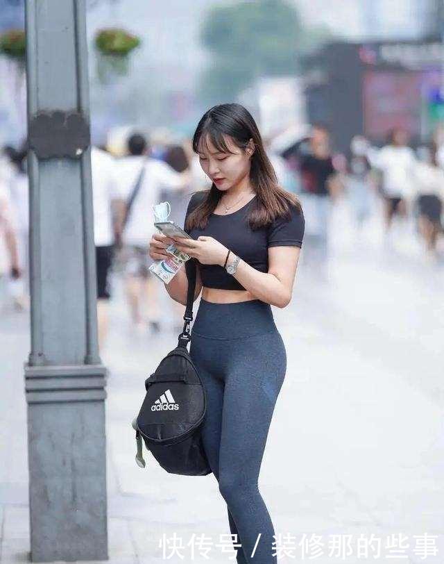 上衣|简单搭配的打底裤上身特别洋气,充满时尚浪漫的气息,富有质感