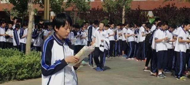 网络用语|初中男生自以为“很拽”,其实被“讨厌”的4种行为,你孩子有吗