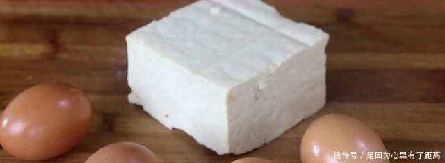 1块豆腐,4个鸡蛋,独特吃法,一上桌就抢吃光,快试试吧