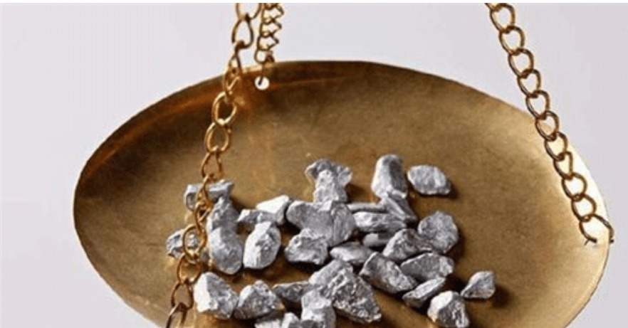 古人下馆子,吃完留一锭银子就走,店小二