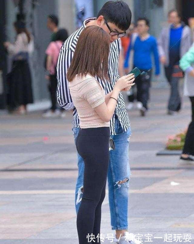 性感 凹凸紧致的牛仔裤美女,简约中透着个性感,精致典雅!