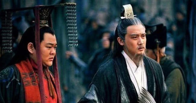 阿斗|诸葛亮生命垂危,阿斗斗胆提出1个疑问,诸葛亮当场咽气!