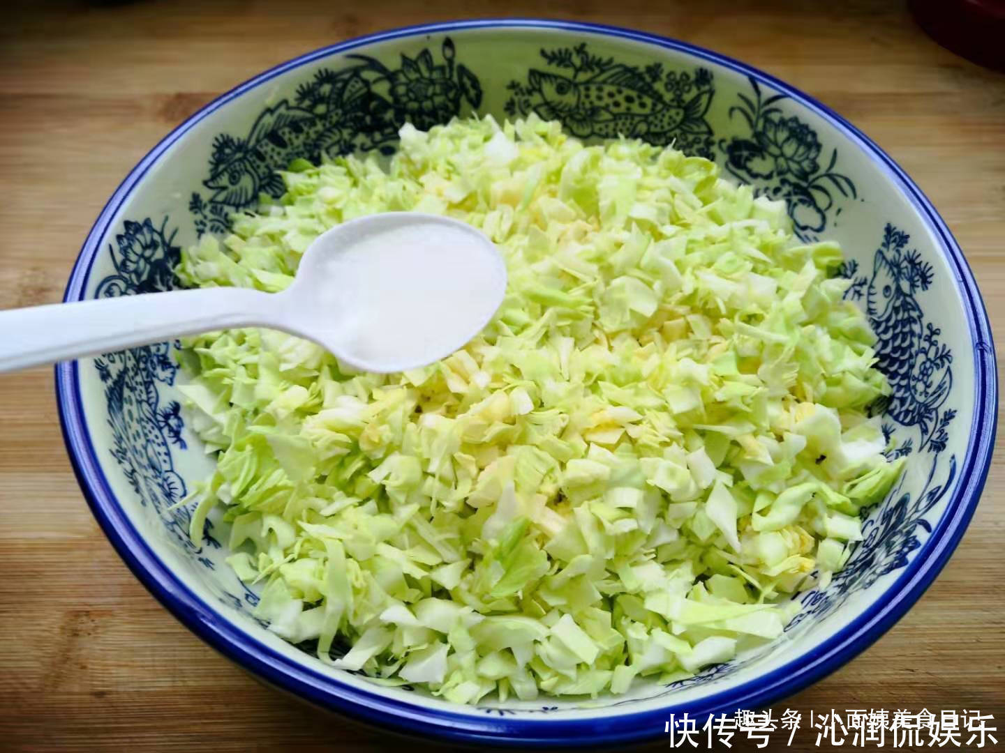 猪油|冬季,我家最爱这馅饼,又薄又软,一口气吃了四个还觉得不过瘾!