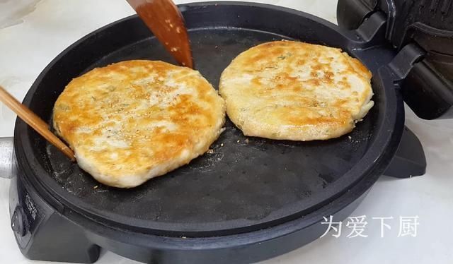 以后葱花饼别再买了,加2勺麻酱,不烫面不发面,比鸡蛋饼都好吃