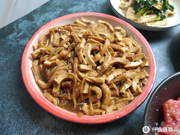 精明主妇做四菜一汤,花费不到10元钱,网友:会过日子、真节俭