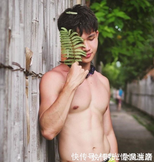 阳光帅气|阳光帅气皮肤白净的肌肉小奶狗,海边游玩拍到帅气的侧颜秒杀一切