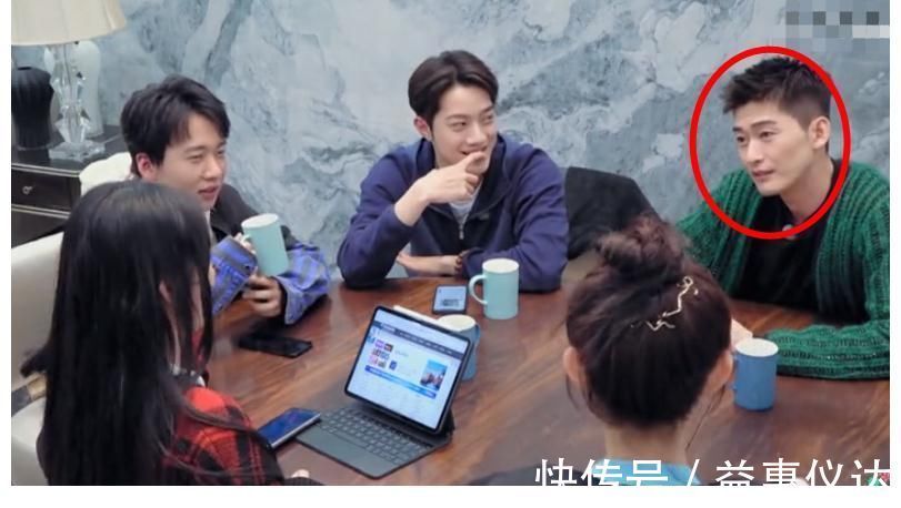 周也孟子義唱歌跑調(diào),張翰與郭麒麟反應(yīng)成對(duì)比,情商如何很明顯