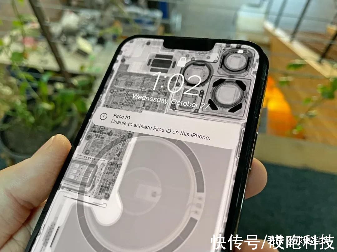 iPhone 13 换屏直接报废，苹果太坑了