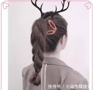 马尾辫|建议:天热了就扎这4款“马尾辫”,凉快又洋气,手残党也学的会