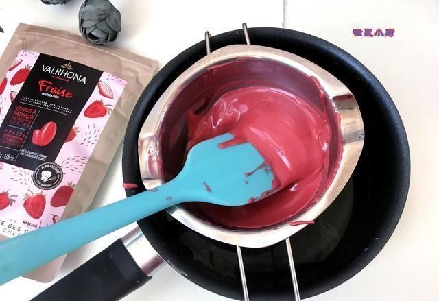 好吃|家有剩余的巧克力吗给孩子做个漂亮的巧克力奶球吧,简单好吃