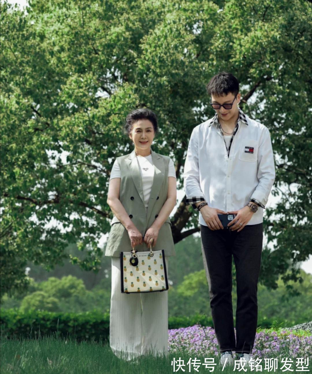 马甲|妈妈们也要时尚过夏季,这些妈妈级的博主真会穿,不仅减龄还高级