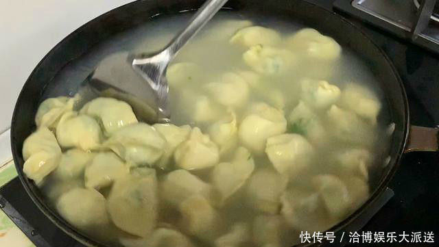 饺子|冬天最常吃的菜,钙是鸡蛋的7倍,1块钱买3斤,用来包饺子太好吃