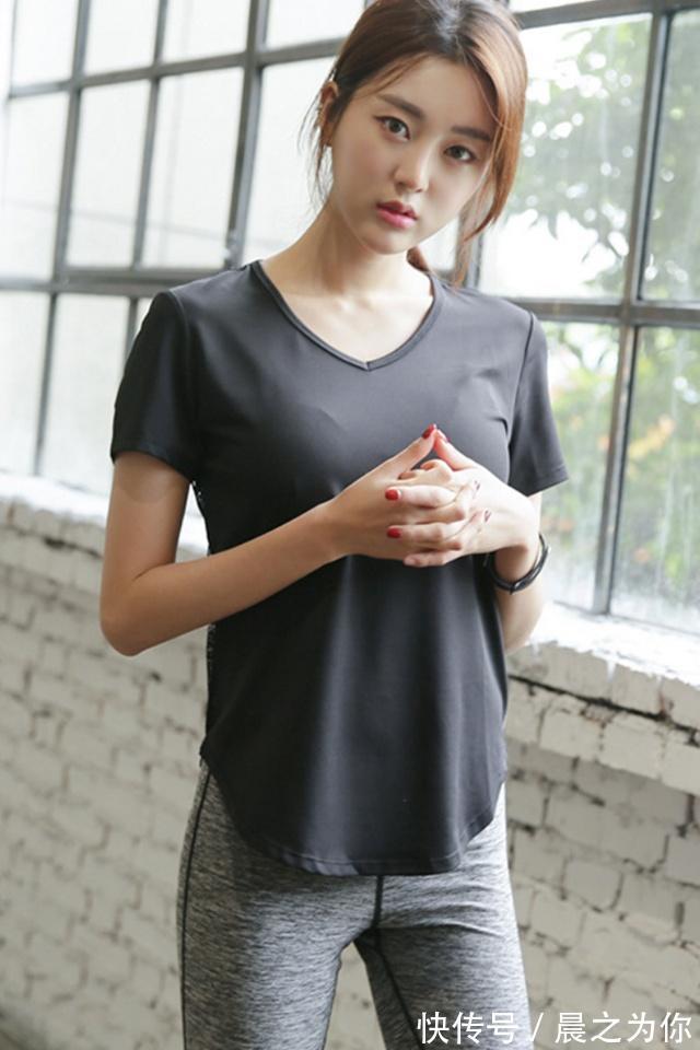 街拍 -紧身打底裤美女,凸显迷人修长的腿部线条,真是高雅迷人的好身材