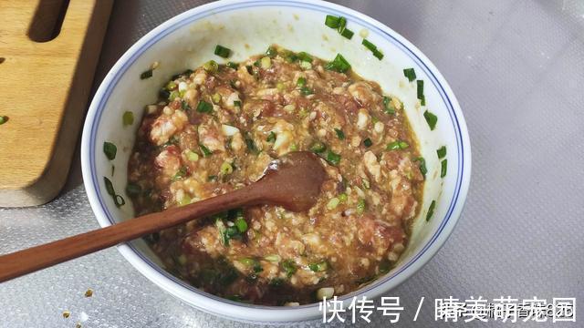 秋天遇到此菜别错过，蒸包子最香，营养高味道棒，再不吃就过季了