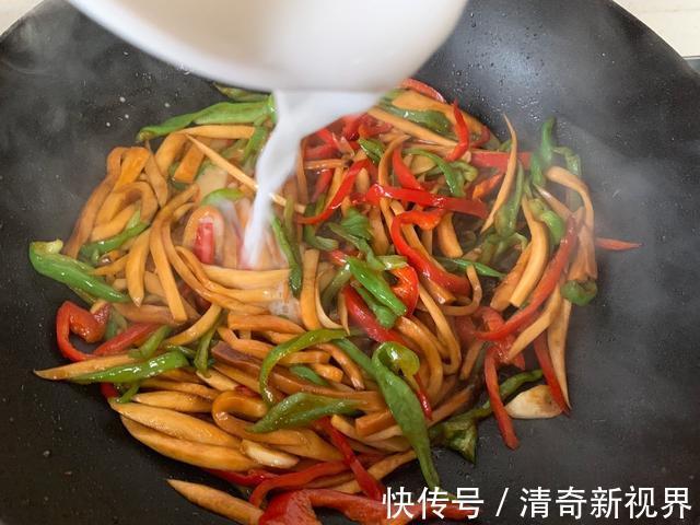 杏鲍菇|吃起来像肉不是肉,而是健康营养的素食,简单炒一下给肉也不换