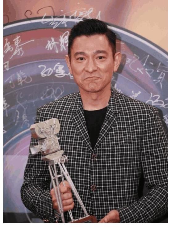 长虹|刘德华不上综艺,要出演《流浪地球2》,表示要在78岁时上太空