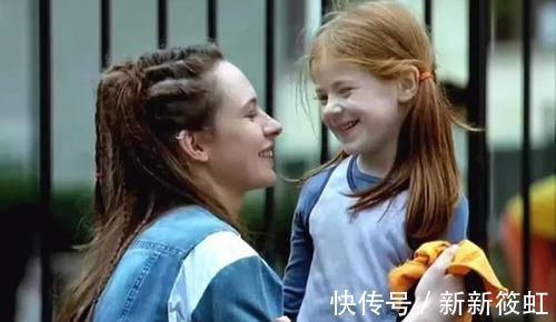 感叹|“厂花妈妈”带娃上班引热议,网友看后感叹你努力的模样真美