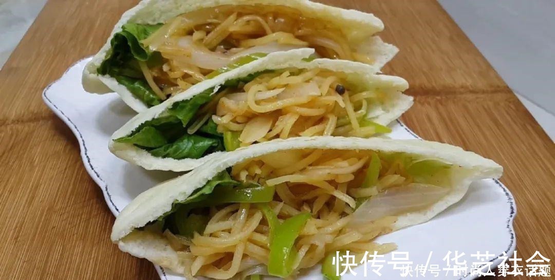 面团|烙饼这样做才好吃，不包油酥不刷油，个个鼓泡起层，比鸡蛋饼好吃