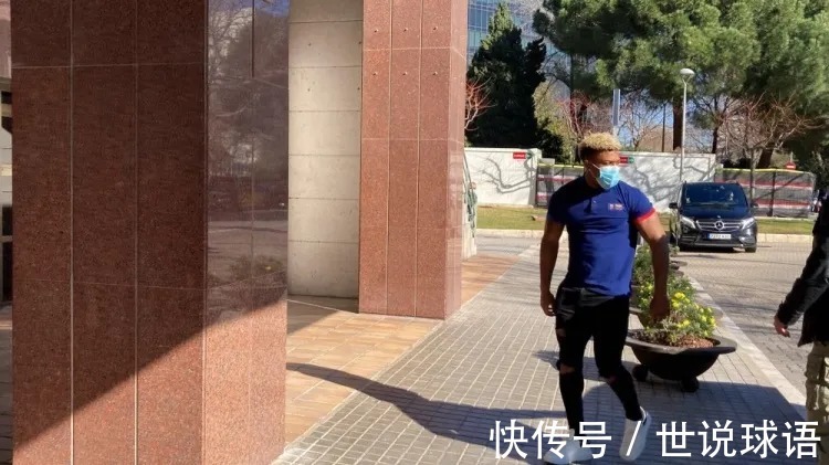 加盟|特劳雷加盟巴萨后将大幅降薪
