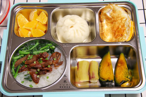 家有高一学生，早餐不将就，有荤有素，网友：量太少吃不饱